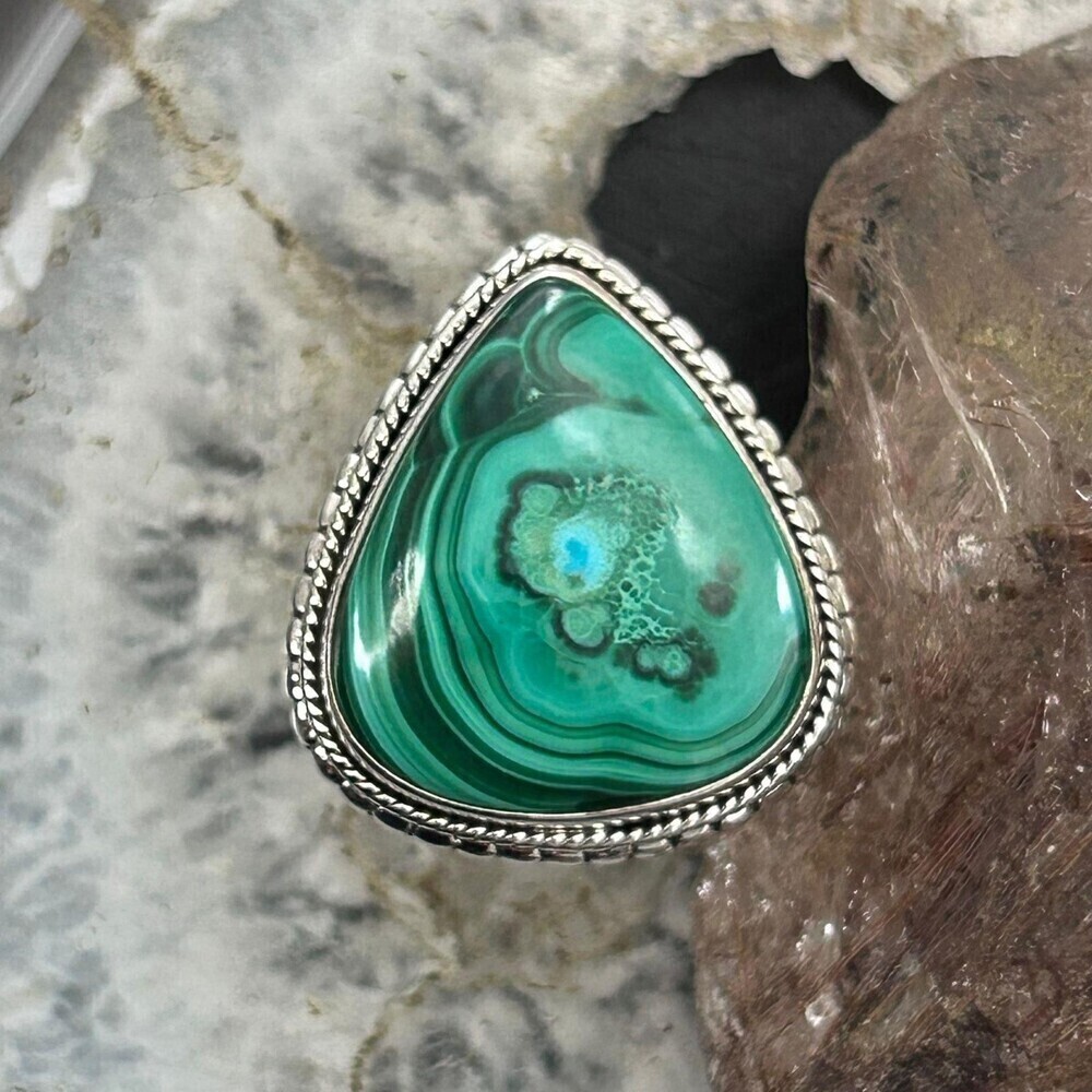 Sterling Silver Southwestern Style Wide Teardrop Malachite Ring Size 8 For Women - Picture 5 of 10